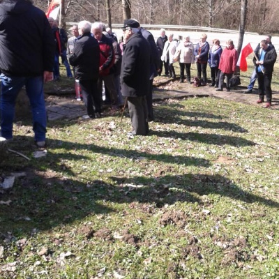 hołd 32-m żołnierzom WP poległym i pomordowanym 1.04.1947 przez bandę UPA